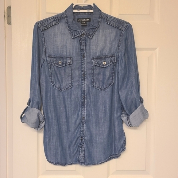 JORDACHE WOMENS BLUE DENIM CHAMBRAY BUTTON DOWN SHIRT DARK WASH FADED MEDIUM - Picture 2 of 9